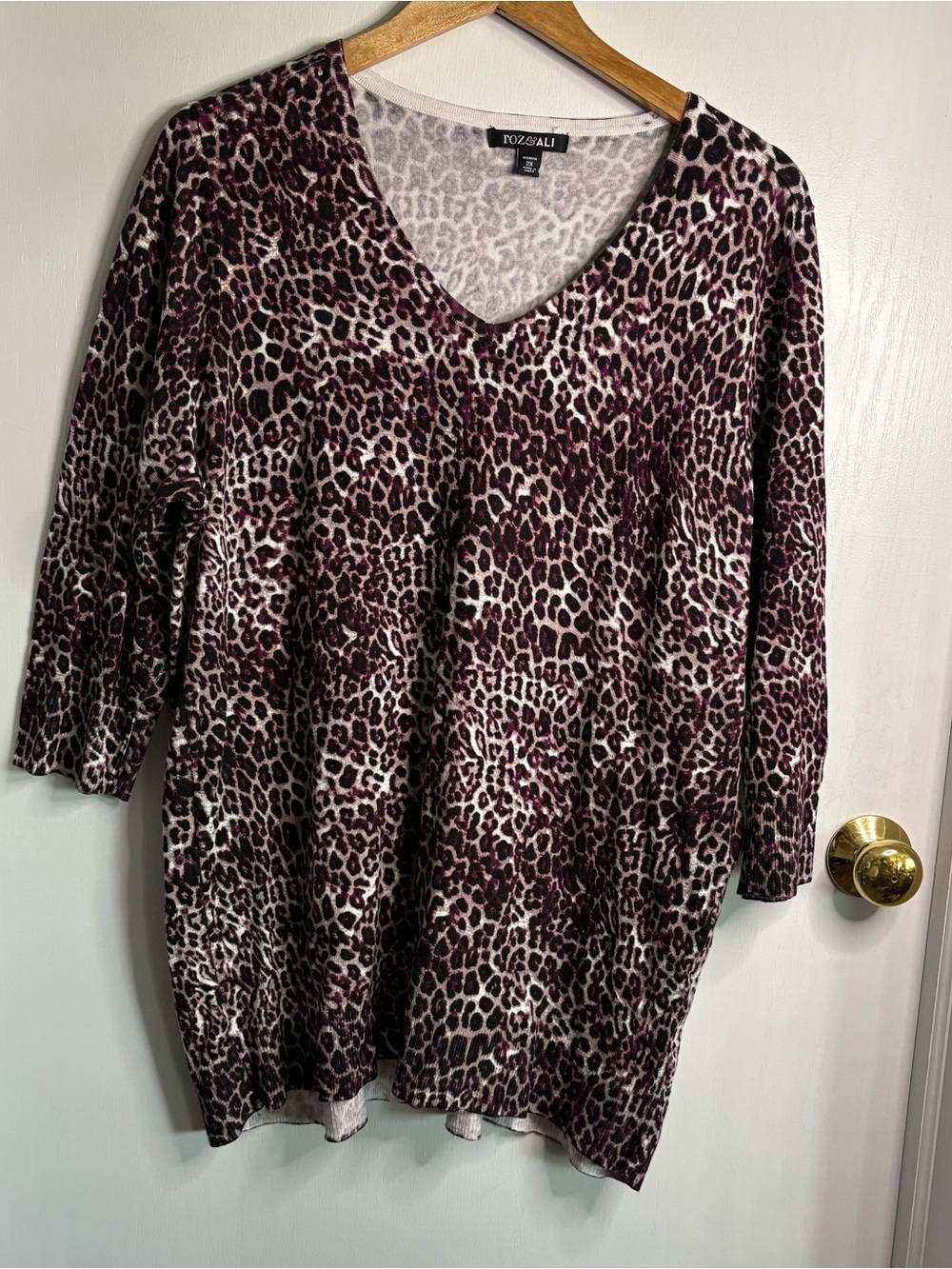 Roz & Ali Sz 2X Leopard V-Neck 3/4 Sleeve Tunic Lightweight Classic Mobwife Chic